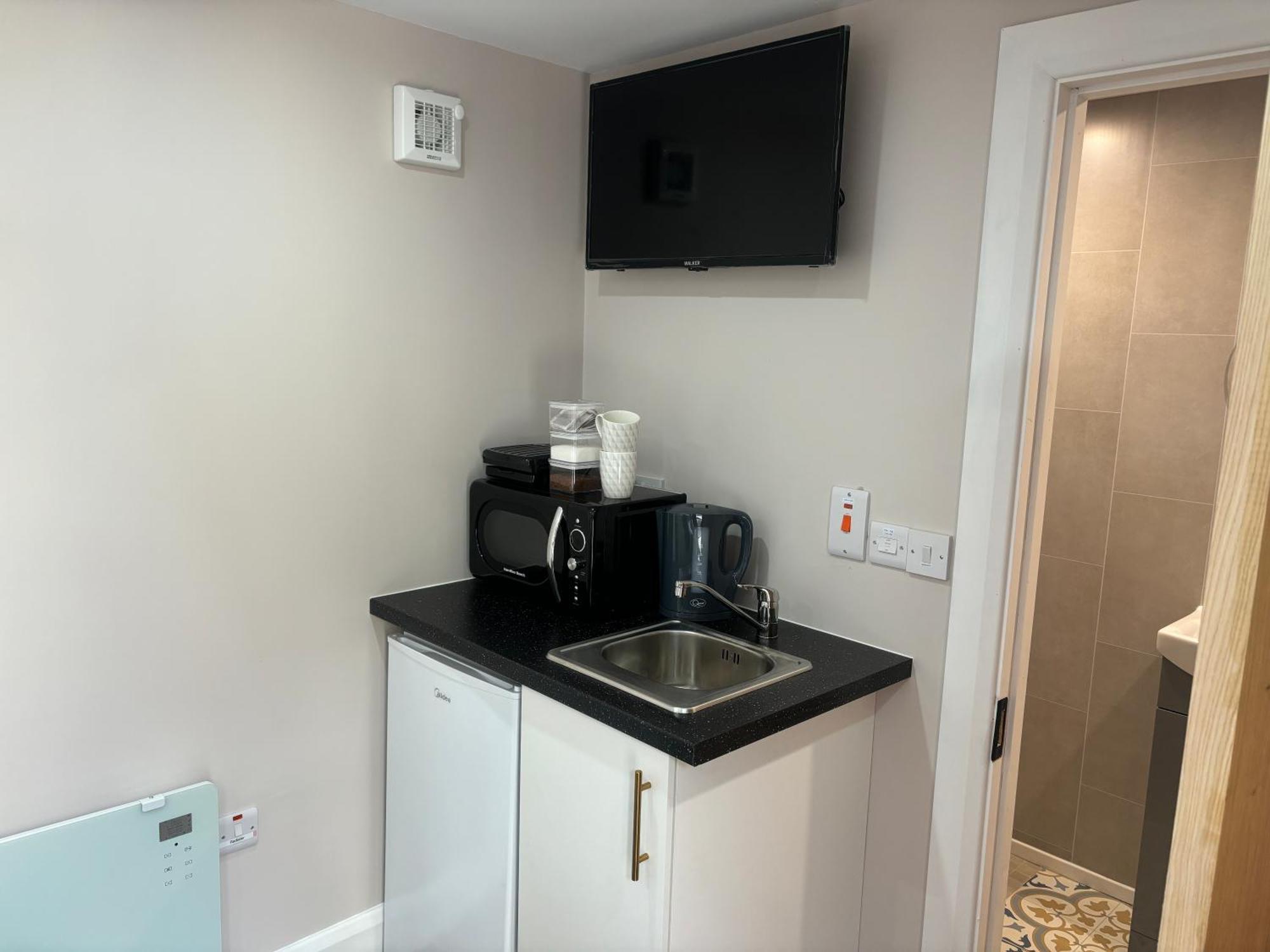 Private Detached Small Bedroom And Bathroom Only- This Is Not An Apartment Butlersbridge Exterior foto
