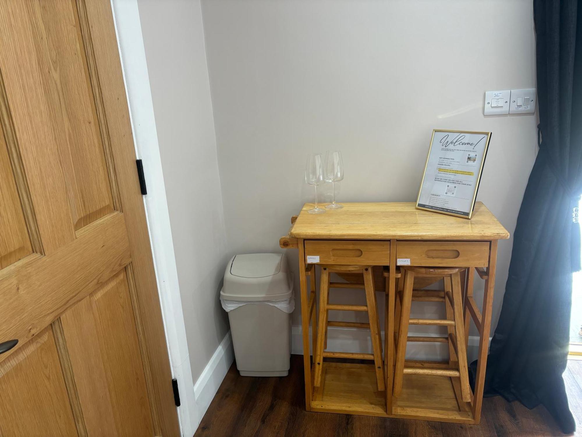 Private Detached Small Bedroom And Bathroom Only- This Is Not An Apartment Butlersbridge Exterior foto