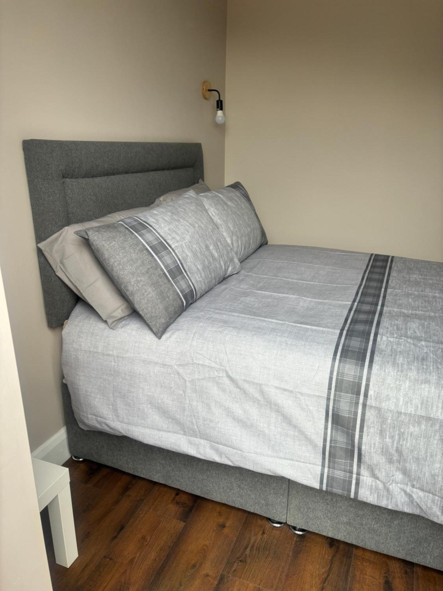 Private Detached Small Bedroom And Bathroom Only- This Is Not An Apartment Butlersbridge Exterior foto