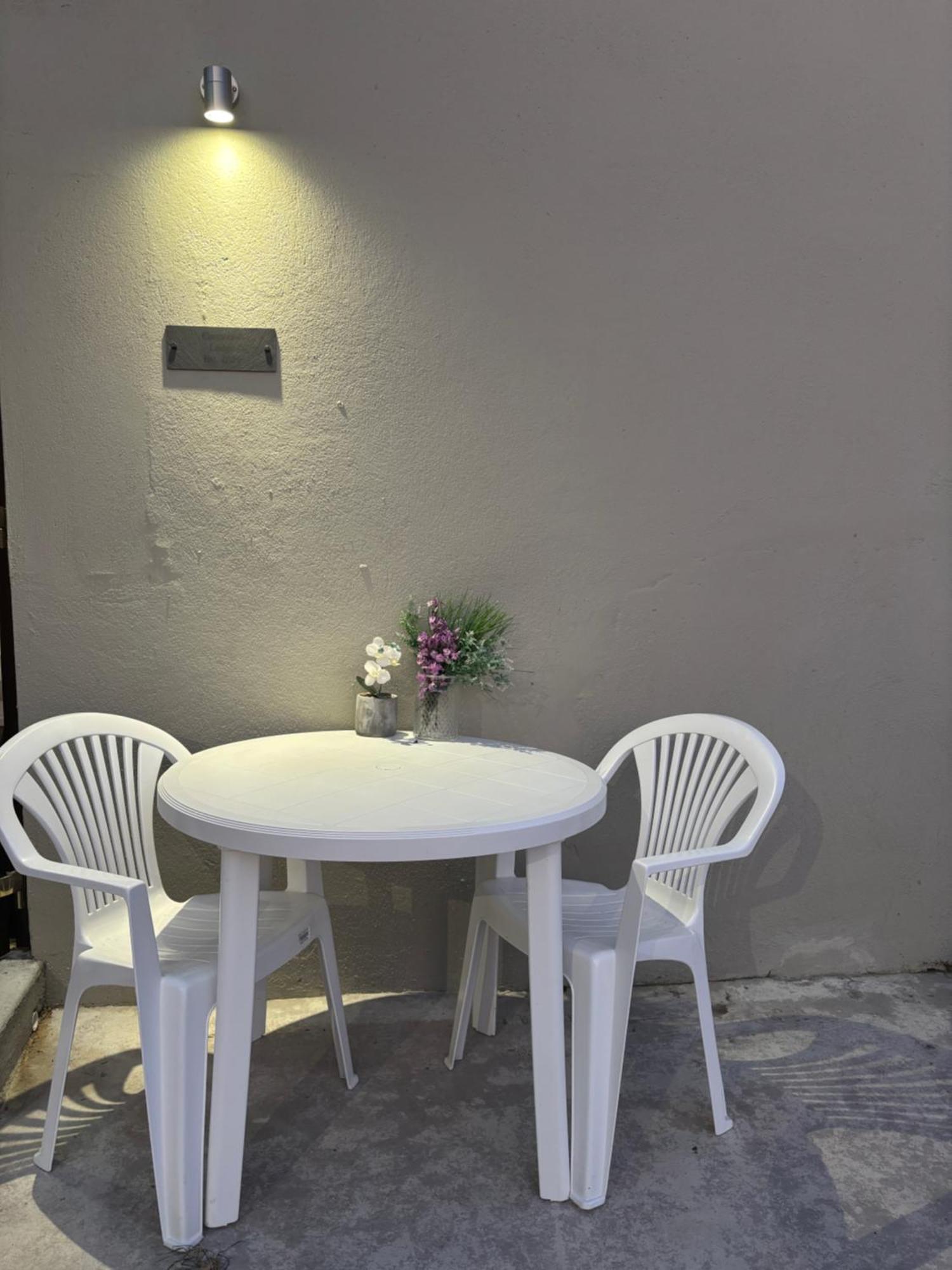 Private Detached Small Bedroom And Bathroom Only- This Is Not An Apartment Butlersbridge Exterior foto